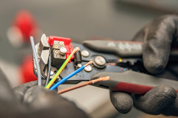 Best Affordable Electrician  in Carlinvle, IL